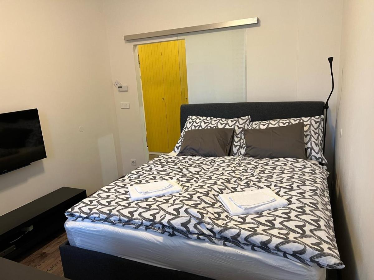 Studio Apartment In Center Брно Экстерьер фото